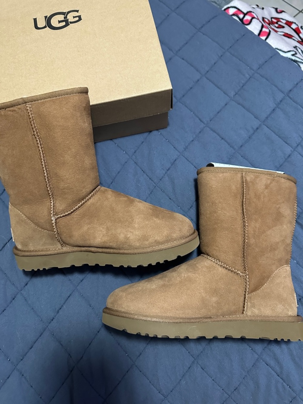 UGG Classic Short Boot in Chestnut Brown - Picture 4 of 7
